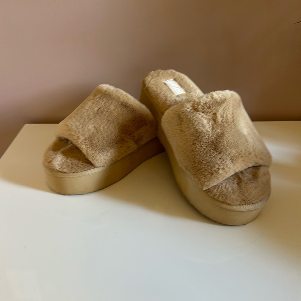 Muk Luks slippers